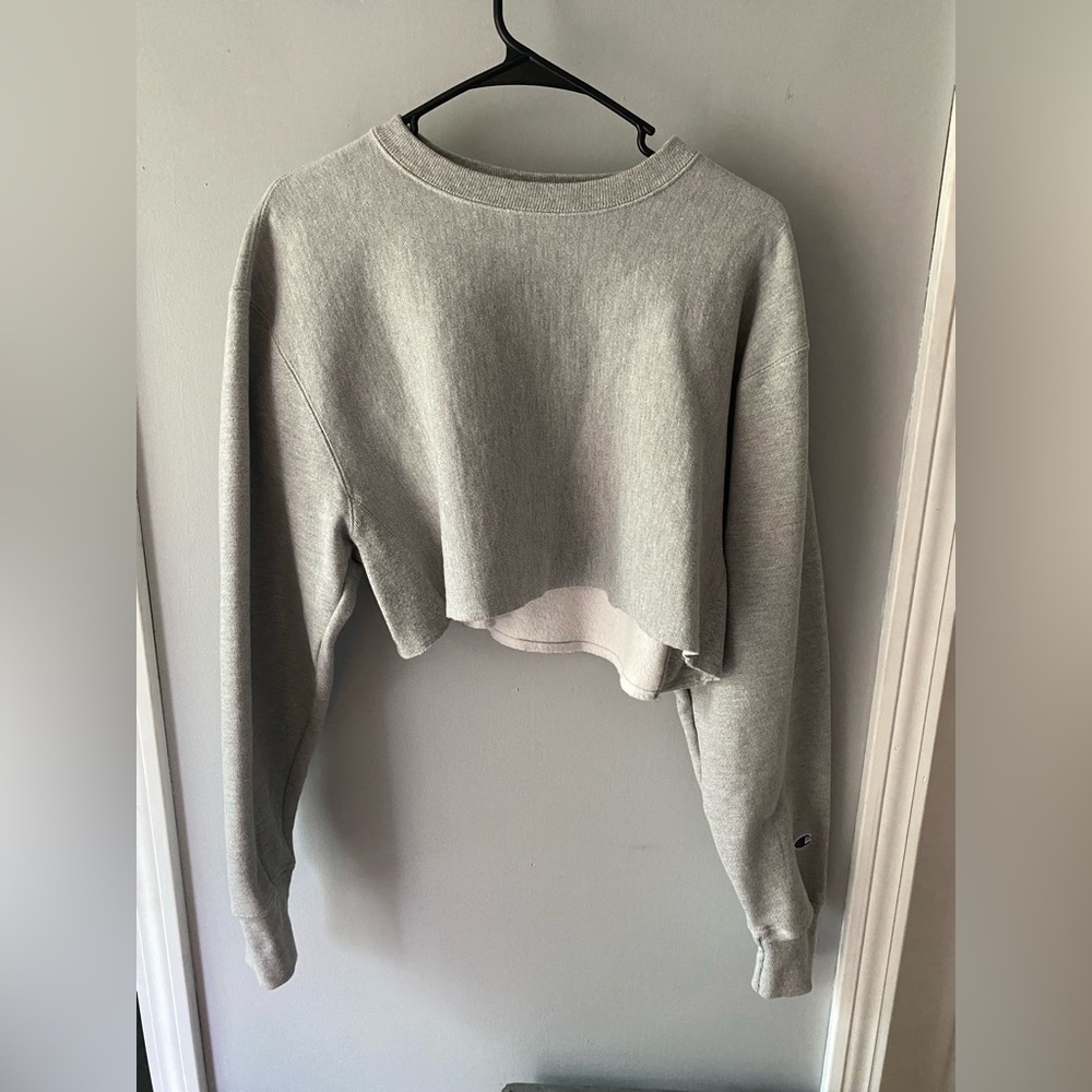 Cropped Champion Sweatshirt